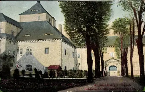 Ak Augustusburg im Erzgebirge, Schlosshof mit Märchenbrunnen
