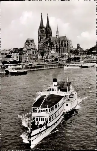 Ak Köln am Rhein, Blick auf die Stadt über Fluss, Schiffe, Dom