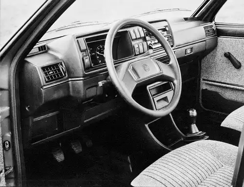 Foto Auto, VW Jetta, Volkswagen, Innenansicht, Armaturentafel