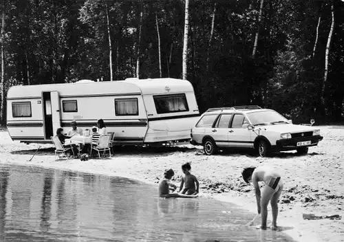 Foto Auto, VW Volkswagen Passat Variant syncro, Wohnwagen