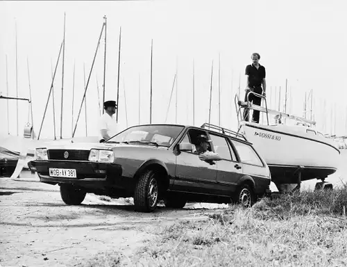 Foto Auto, VW Volkswagen Passat Variant syncro, Bootsanhänger