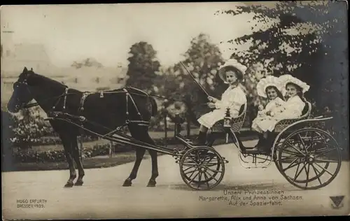 Ak Prinzessinnen Margarete, Anna, Alix von Sachsen, auf der Spazierfahrt