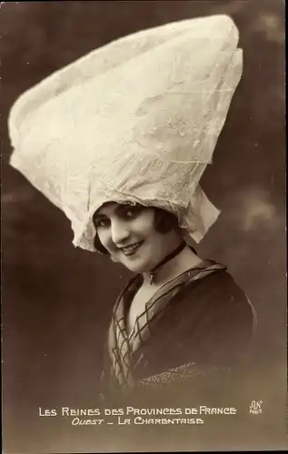 Ak Les Reines des Provinces de France, Ouest, La Charentaise