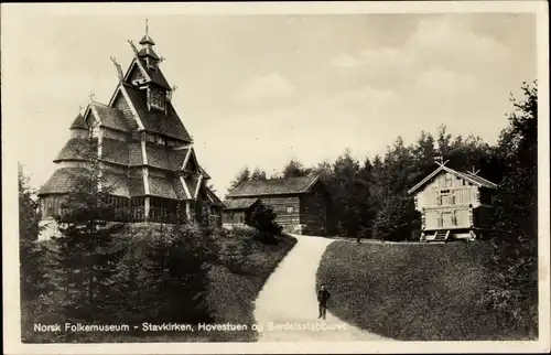 Ak Oslo Norwegen, Norsk Folkemuseum, Stavkirken, Hovestuen og Berdalsstabburet