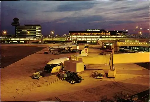 Ak Amsterdam Nordholland Niederlande, International Airport Schiphol, Nachtaufnahme