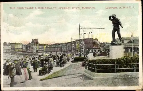 Ak Margate Kent England, The Promenade and Memorial to Lifeboat Crew