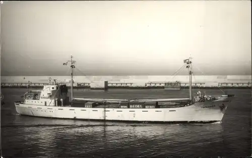 Foto Ak Portugal, Frachtschiff im Hafen