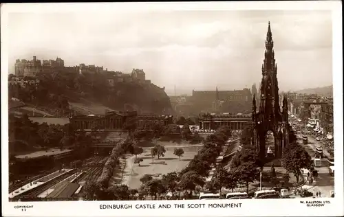 Ak Edinburgh Schottland, Castle and Scott Monument