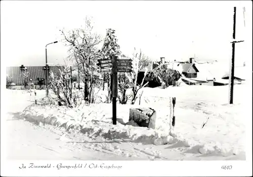 Ak Zinnwald Georgenfeld Altenberg im Erzgebirge, Straßenpartie, Winter