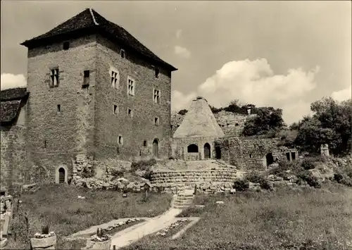 Ak Kapellendorf Weimarer Land, Innenansicht der Wasserburg mit Palas und mittelalterlicher Küche