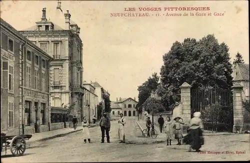 Ak Neufchâteau Lothringen Vosges, Avenue de la Gare et Gare