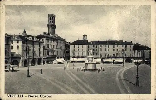 Ak Vercelli Piemonte Italien, Piazza Cavour