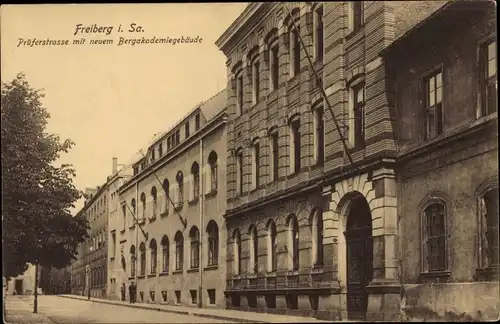 Ak Freiberg in Sachsen, Prüferstraße mit neuem Bergakademiegebäude