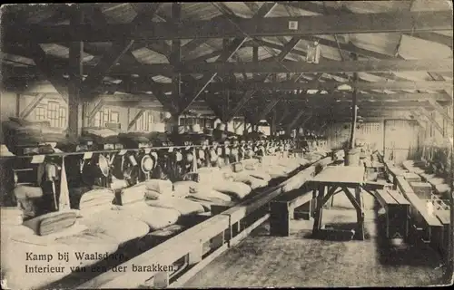 Ak Waalsdorp Den Haag Südholland Niederlande, Kamp, Interieur van een der barakken