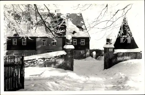 Ak Conradswiese Lauter Bernsbach im Erzgebirge Sachsen, Forst-Klubheim Conradswiese, Winter