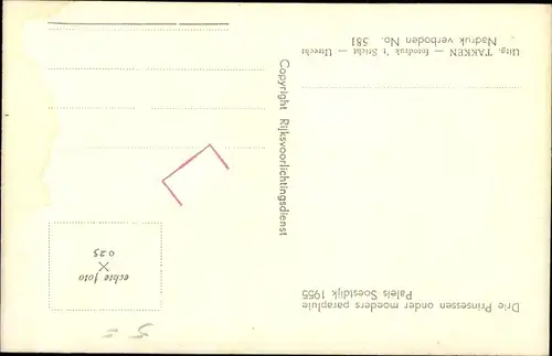 Ak Drie Prinsessen onder moeders parapluie, Prinzessinnen Beatrix, Irene, Margriet, Soestdijk 1955