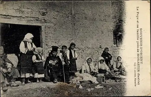 Ak Bitola Monastir Mazedonien, Le Pope et sa famille, Volkstrachten