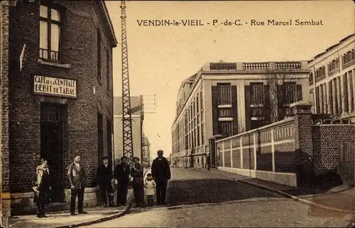 Ak Vendin le Vieil Pas de Calais, Rue Marcel Sembat, Café Central