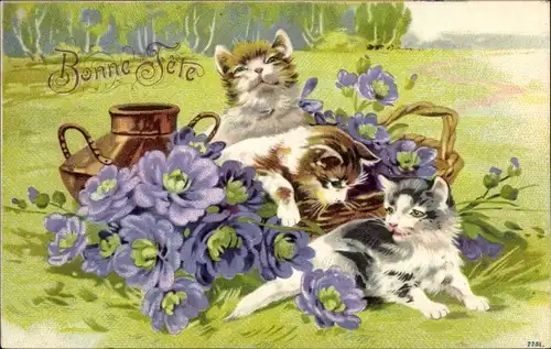 Präge Litho Glückwunsch, drei Katzen, lila Blüten, Blumenkorb