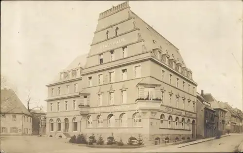 Foto Ak Hainichen in Sachsen, Stadthaus, Sparkasse