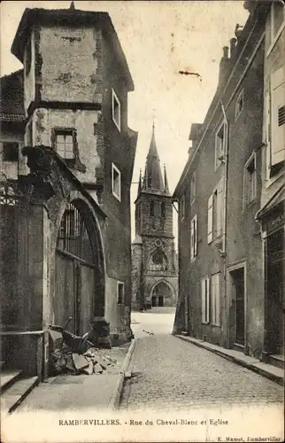 Ak Rambervillers Vosges, Rue du Cheval Blanc und die Kirche
