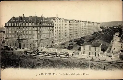 Ak Marseille Bouches du Rhône, Die Docks in den Lagerhäusern