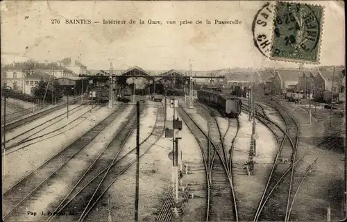 Ak Saintes Charente-Maritime, im Bahnhof, Blick von der Fußgängerbrücke