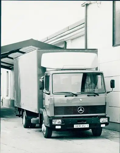 Foto Reklame, Mercedes Benz Lastwagen 709 - 1120, LKW