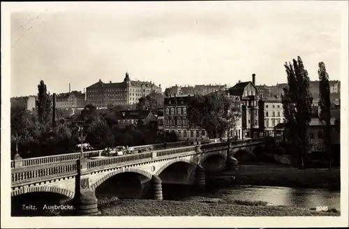 Ak Zeitz im Burgenlandkreis, Teilansicht der Stadt, Auebrücke