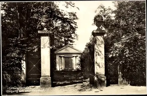 Ak Coswig in Anhalt, Eingang zum Alten Friedhof