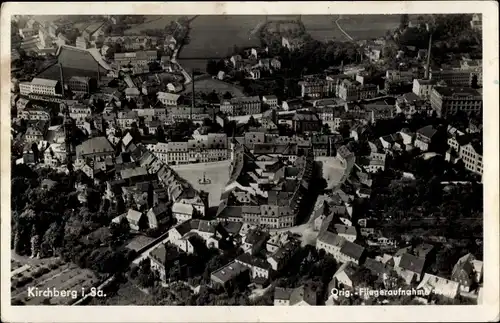 Ak Kirchberg in Sachsen, Fliegeraufnahme, Totalansicht der Ortschaft