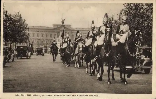 Ak City of Westminster London England, The Mall, Victoria Memorial and Buckingham Palace