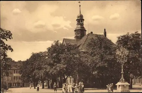 Ak Ronneburg in Thüringen, Markt mit Rathaus, Passanten