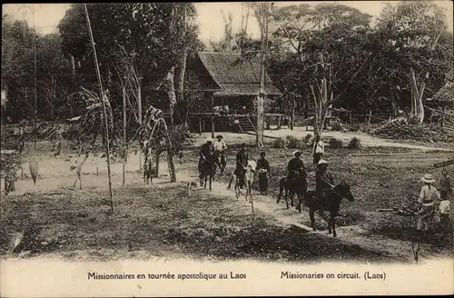 Ak Houaphan Laos, Missionare auf Reisen