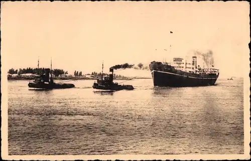 Ak MS Tal Yang im Hafen von Antwerpen, Schlepper