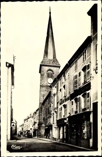 Ak Mirecourt Lorraine Vosges, Die Kirche, Rue de l&#39;Hotel de Ville