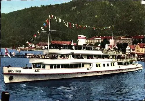 Ak Motorschiff Austria, Fahrgäste, Im Hintergrund Häuser