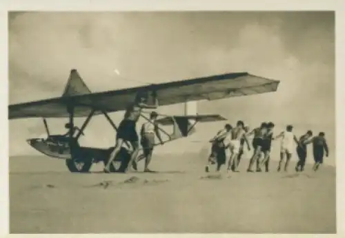 Sammelbild Helden der Luft, Serie G Bild 177, Rositten, ein Segler wird zu Startplatz transportiert