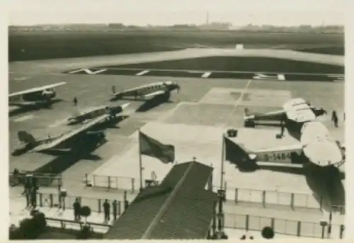 Sammelbild Helden der Luft, Serie G Bild 192, Der Flughafen Berlin-Tempelhof