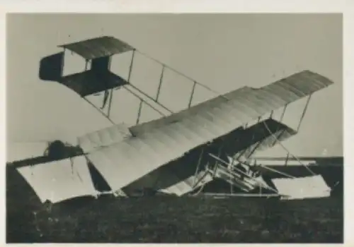 Sammelbild Helden der Luft, Serie G Bild 34, Bruchlandung eines Doppeldeckers