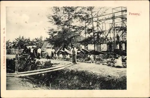 Ak Penang Malaysia, Arbeiter vor einem Gerüst, Hausbau