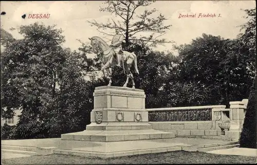 Ak Dessau in Sachsen Anhalt, Denkmal Friedrich I.