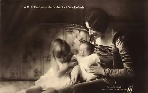 Ak Königin Astrid, Prinzessin Josephine Charlotte von Belgien, Prinz Baudouin