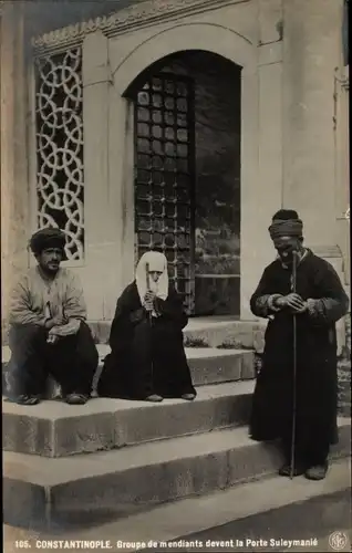 Ak Konstantinopel Istanbul Türkei, Group de Mendiants, Bettler vor Suleymans Türs