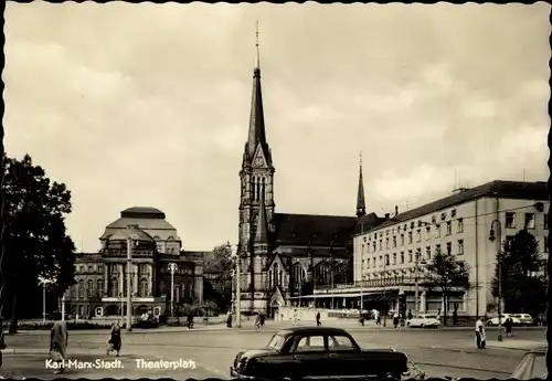 Ak Karl Marx Stadt Chemnitz in Sachsen, Theaterplatz, Kirche, Passanten, Autos