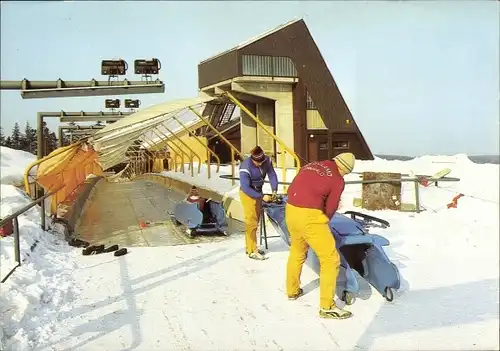 Ak Altenberg im Erzgebirge, Rennschlitten und Bobbahn, Bobbstart