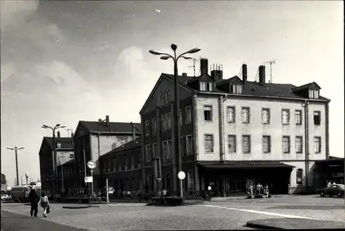 Foto Ak Freiberg in Sachsen, Teilansicht, Passanten