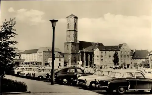 Ak Jena in Thüringen, Zentraler Platz, Kirche, Parkplatz, Autos