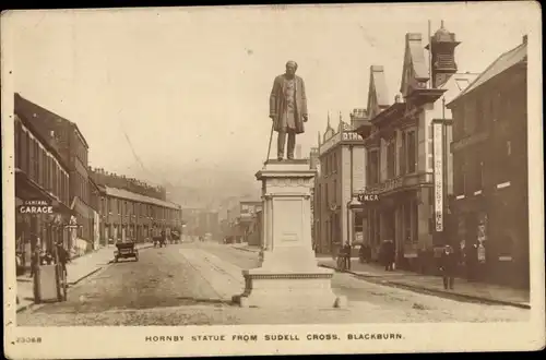 Ak Blackburn Nordwestengland, Hornby-Statue von Sudell Cross