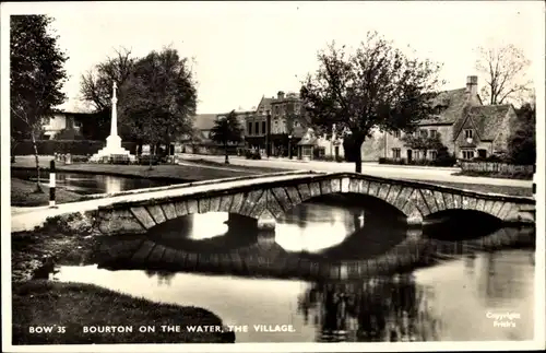 Ak Bourton auf dem Wasser Gloucestershire England, das Dorf